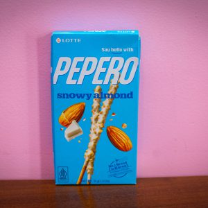 PEPERO sabor Snowy almond